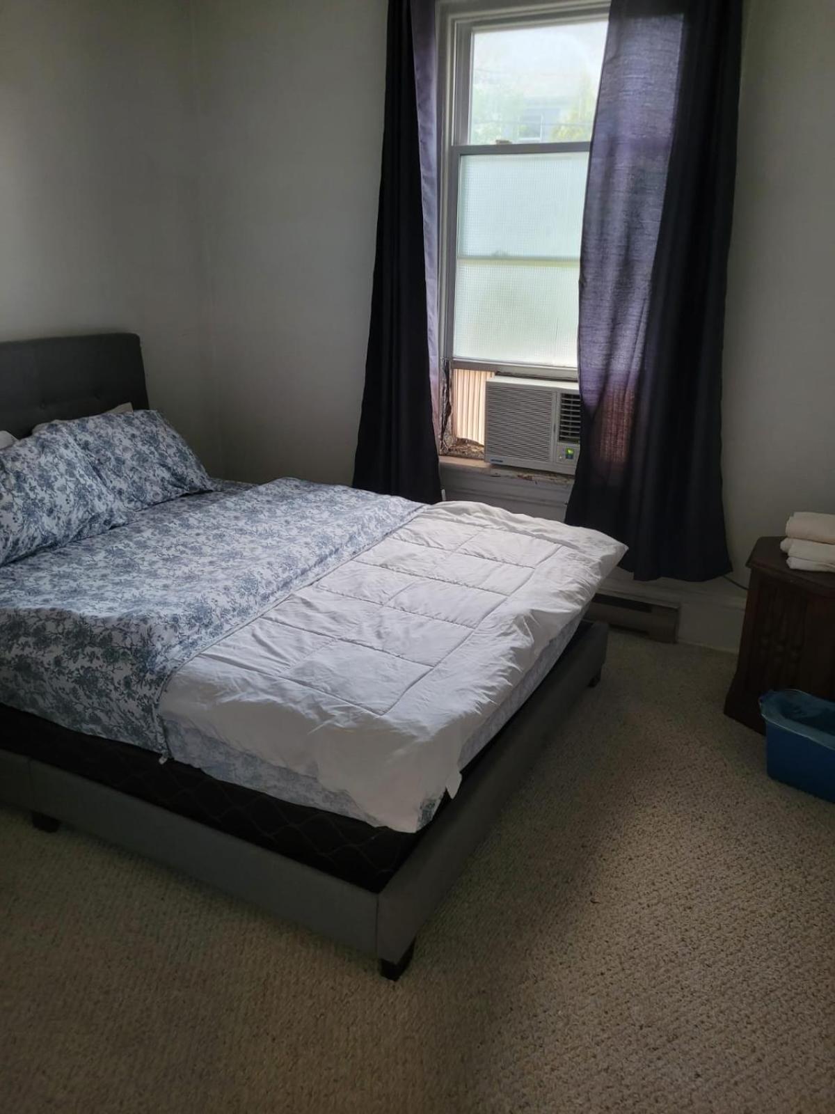 Cozy Downtown Two Bedrooms Free Parking Кингстън Екстериор снимка