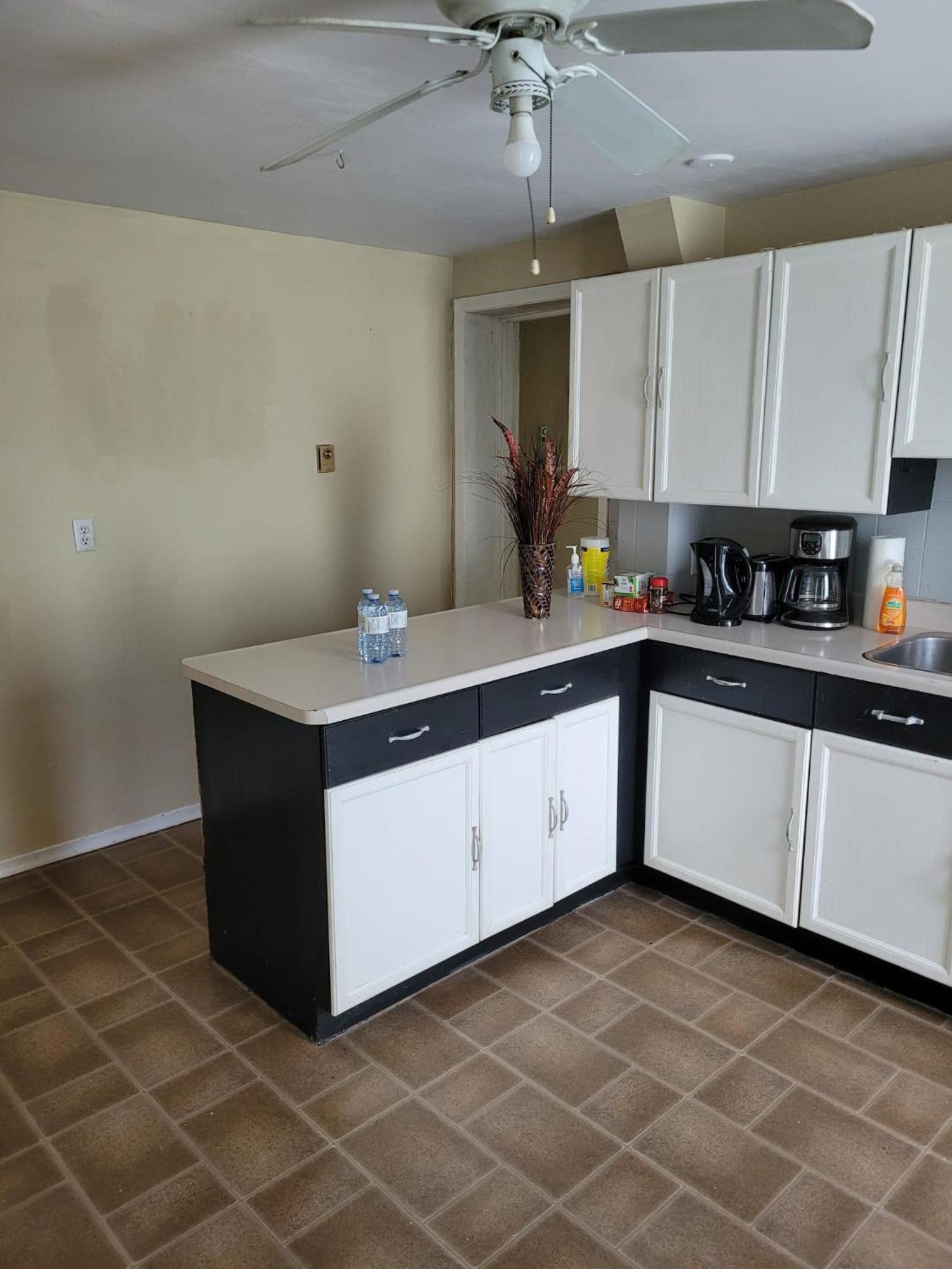 Cozy Downtown Two Bedrooms Free Parking Кингстън Екстериор снимка