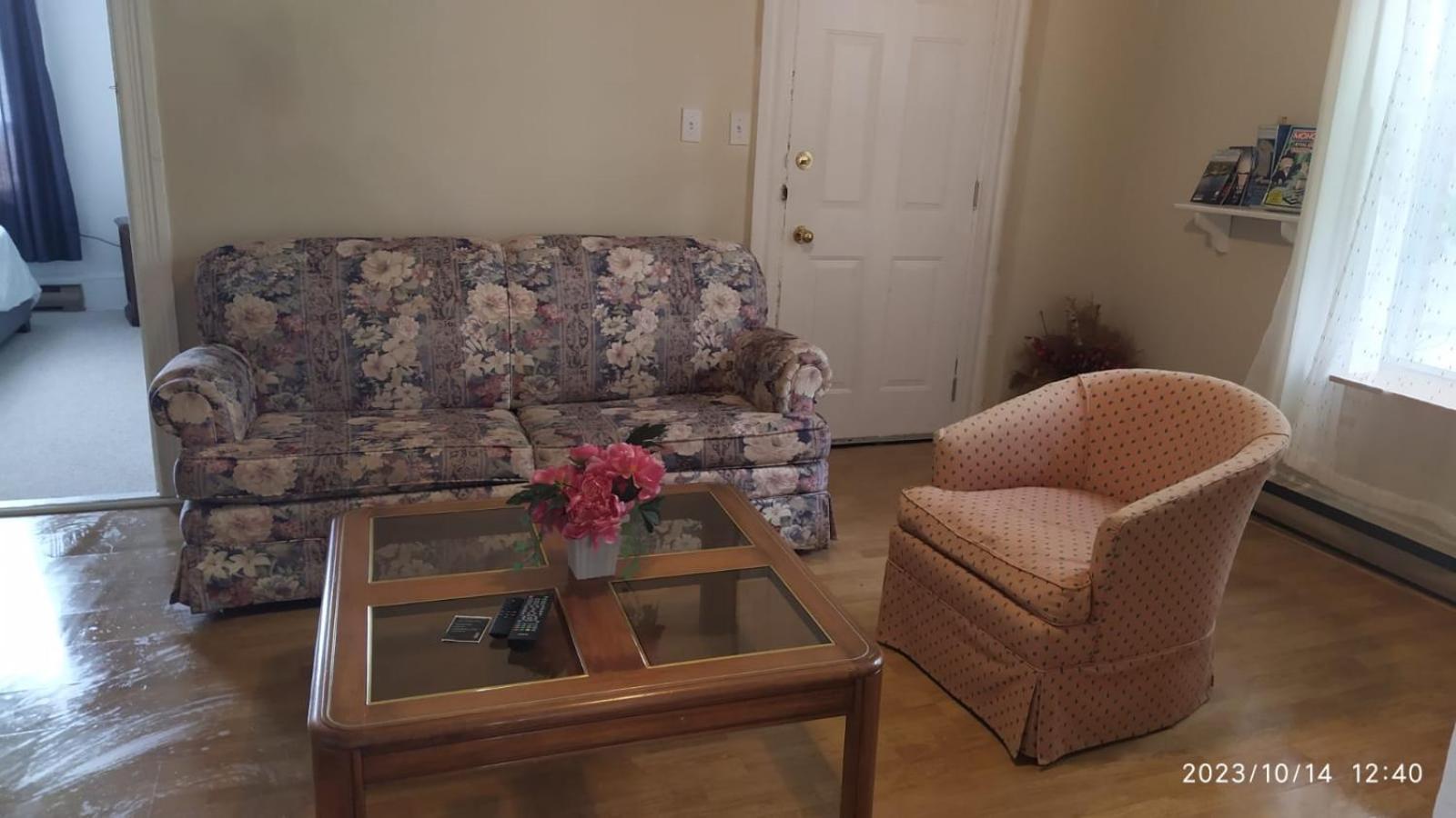 Cozy Downtown Two Bedrooms Free Parking Кингстън Екстериор снимка